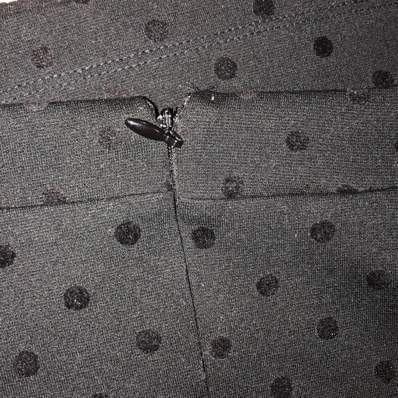 Ann Taylor LOFT sz 6 black polka dot career skirt - Picture 5 of 5